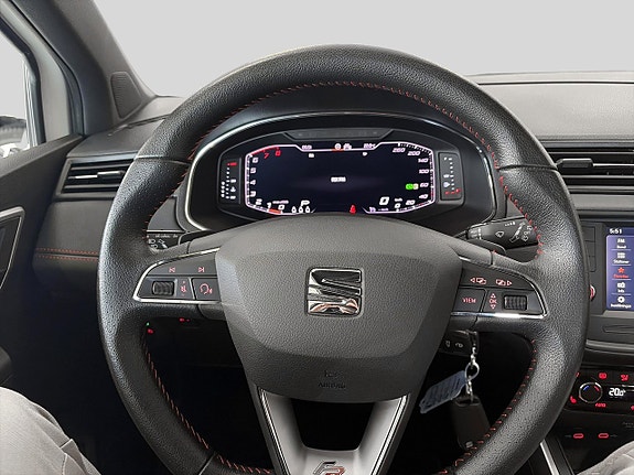 Seat Arona 4 of 10