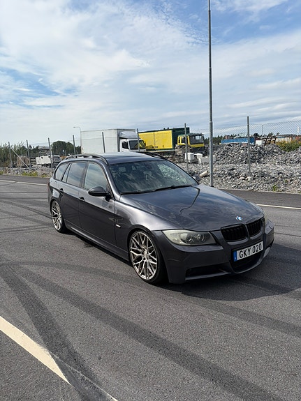BMW 325d 4 of 7