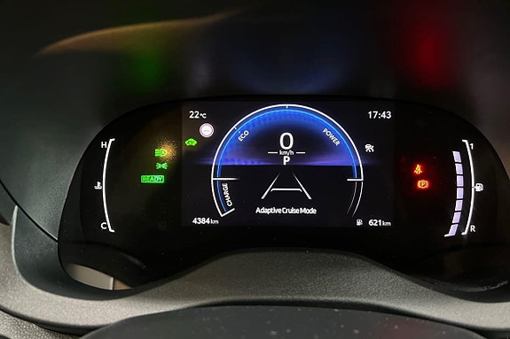 Toyota Yaris 13 of 18