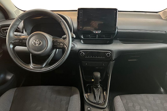 Toyota Yaris 7 of 18