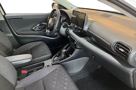 Toyota Yaris 5 of 18