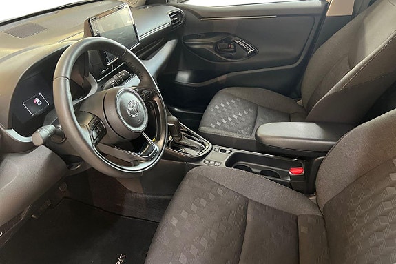 Toyota Yaris 11 of 18