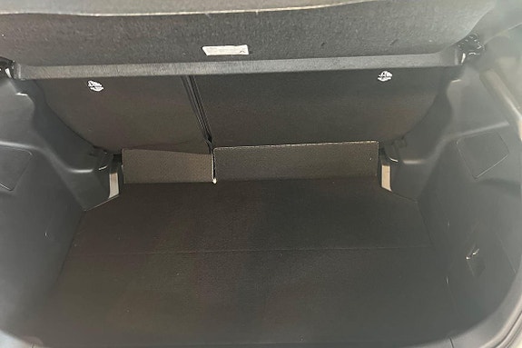Toyota Yaris 9 of 18