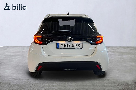 Toyota Yaris 4 of 18