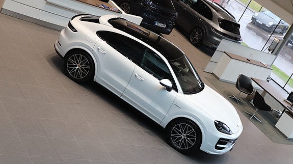 Porsche Cayenne Coupe 3 of 10