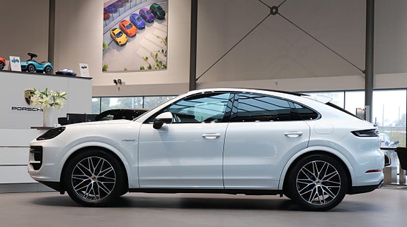 Porsche Cayenne Coupe 6 of 10
