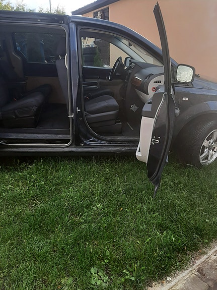 Chrysler Grand Voyager 2 of 4