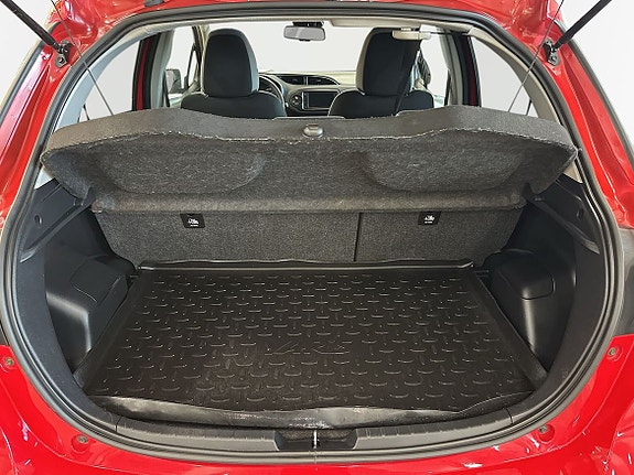 Toyota Yaris 11 of 11