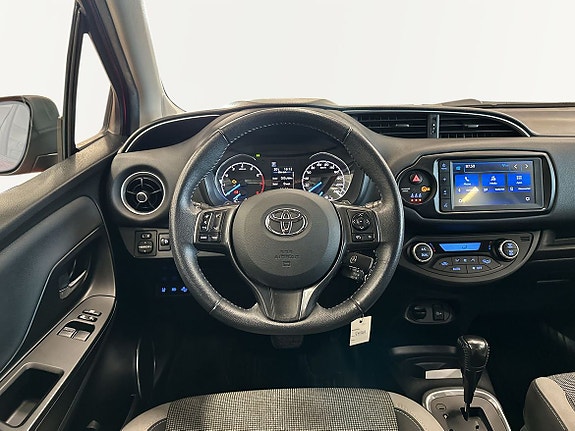 Toyota Yaris 10 of 11