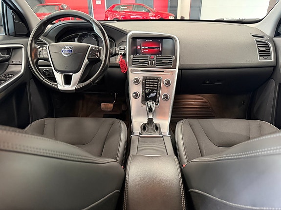 Volvo XC60 11 of 13