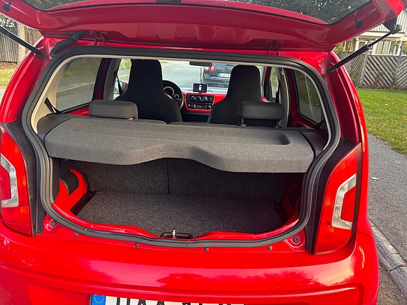 Volkswagen UP! 11 of 11
