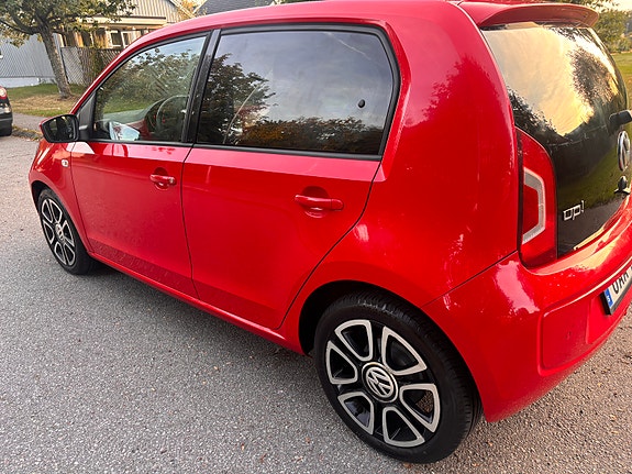 Volkswagen UP! 4 of 11