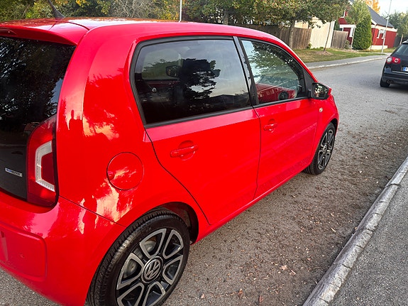 Volkswagen UP! 5 of 11