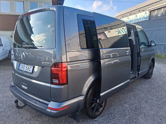 Volkswagen Caravelle 2 of 4