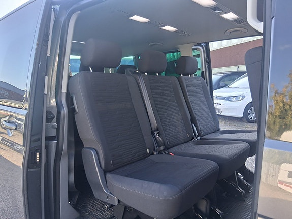 Volkswagen Caravelle 4 of 4