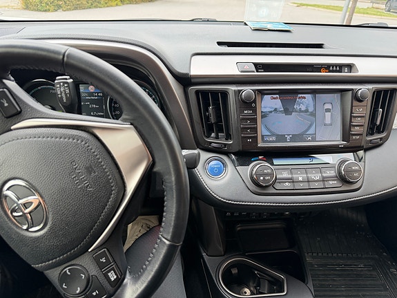 Toyota RAV4 10 of 14