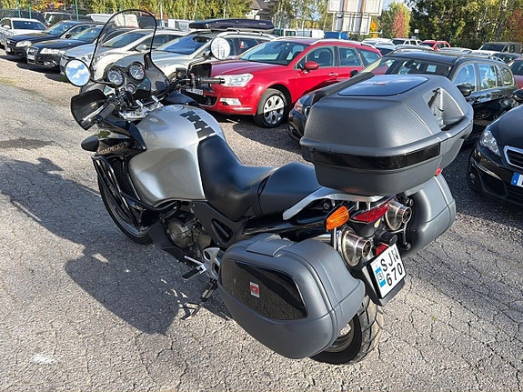 Honda XL1000V Varadero 1.0 12 of 22
