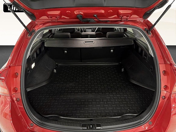 Toyota Auris 12 of 18