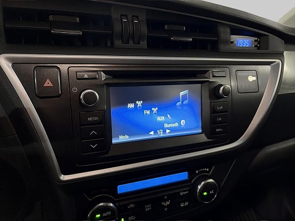 Toyota Auris 15 of 18