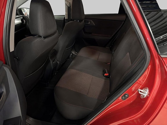 Toyota Auris 10 of 18