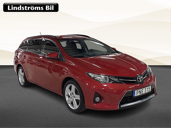Toyota Auris 3 of 18