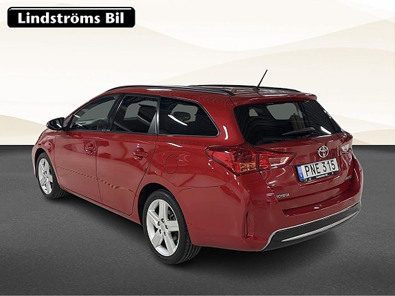 Toyota Auris 4 of 18