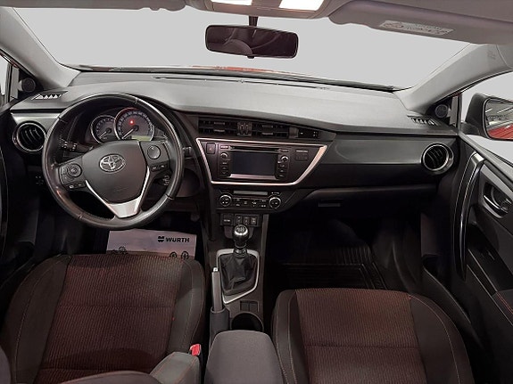 Toyota Auris 11 of 18