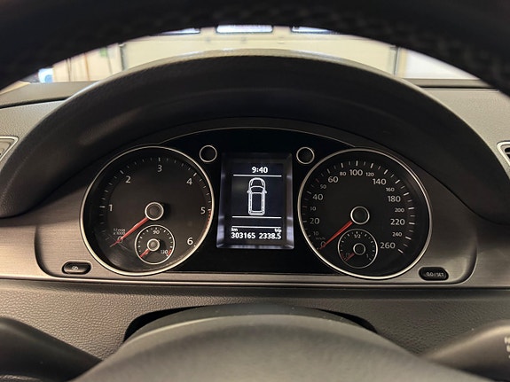 Volkswagen Passat 8 of 15