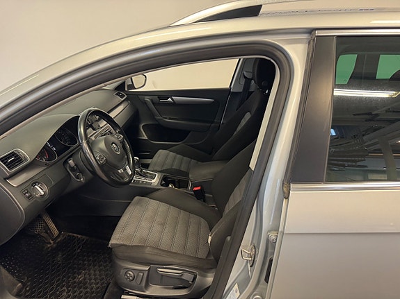 Volkswagen Passat 6 of 15