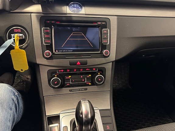 Volkswagen Passat 11 of 15