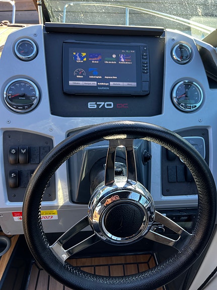 Flipper 670 DC Mercury 200 Verado 2015 4 of 8