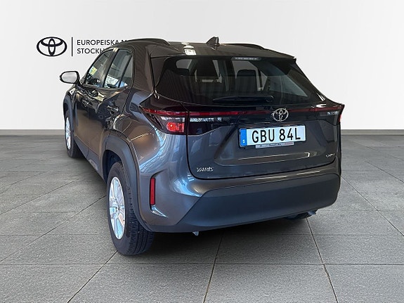 Toyota Yaris Cross 2 of 10
