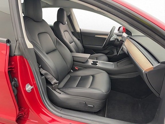 Tesla Model 3 17 of 30