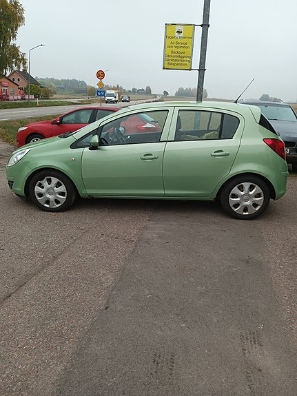 Opel Corsa 2 of 6