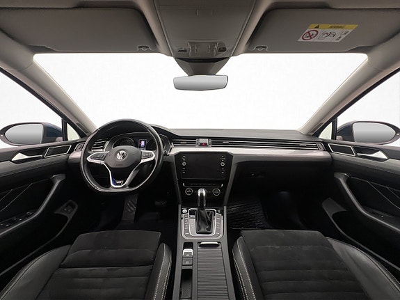 Volkswagen Passat 14 of 30