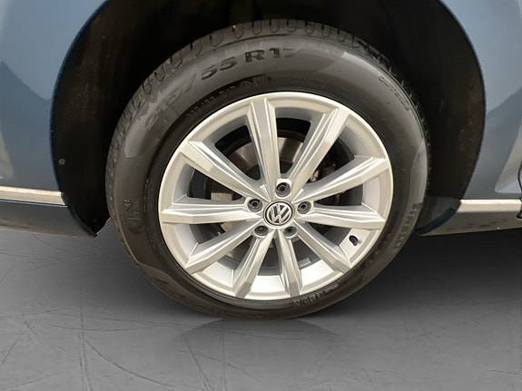 Volkswagen Passat 30 of 30