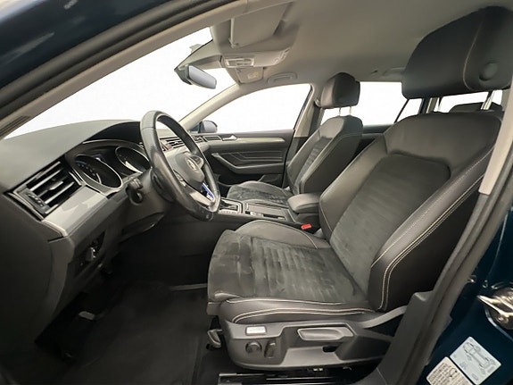 Volkswagen Passat 15 of 30
