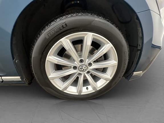 Volkswagen Passat 29 of 30