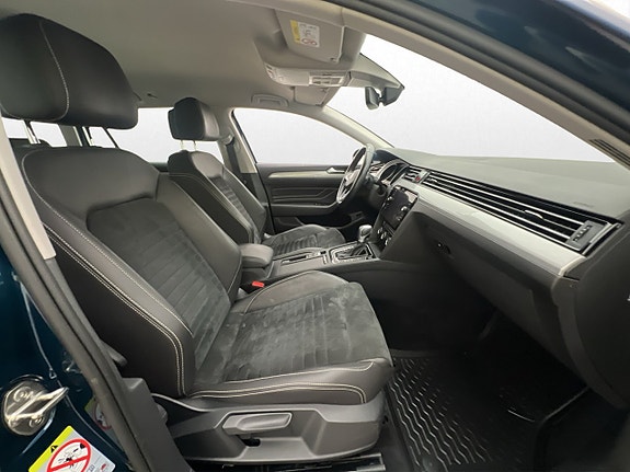 Volkswagen Passat 13 of 30