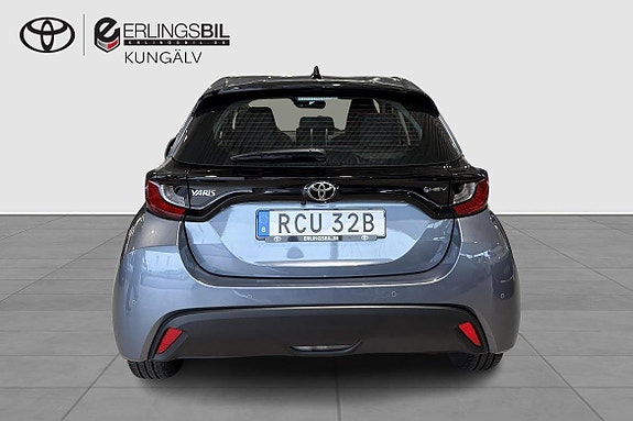 Toyota Yaris 4 of 11