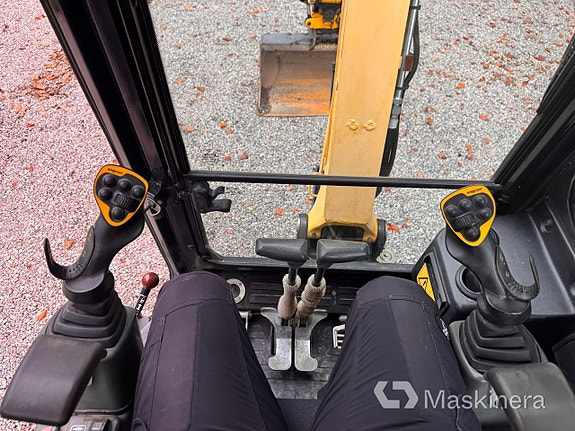 Grävmaskin Yanmar VIO25-4 12 of 27