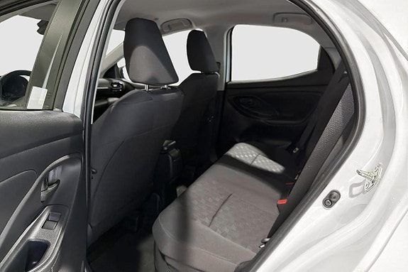 Toyota Yaris 8 of 11