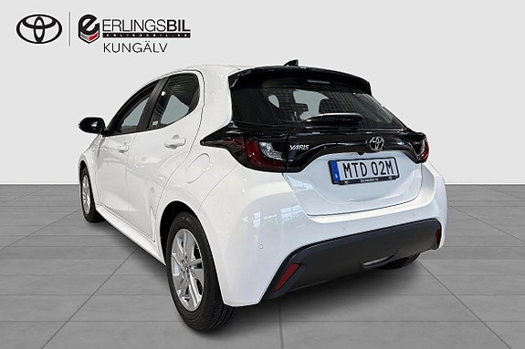 Toyota Yaris 2 of 11