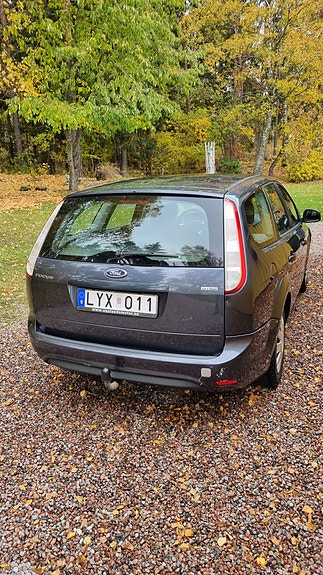 Ford Focus 4 of 6