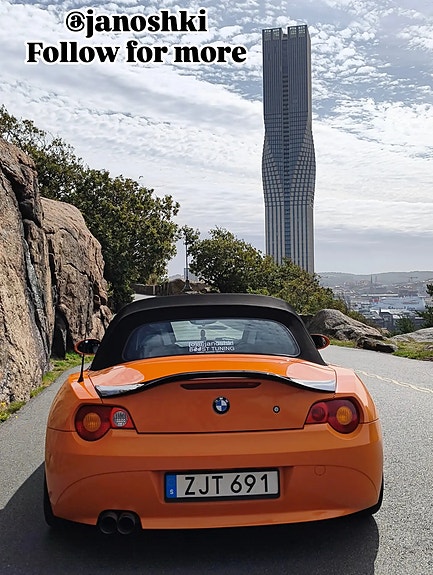BMW Z4 2 of 7