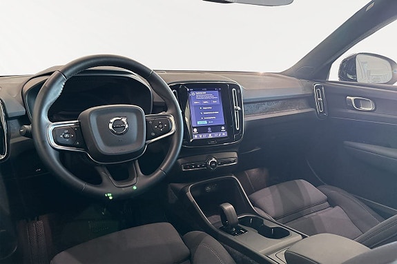 Volvo EX40 9 of 29