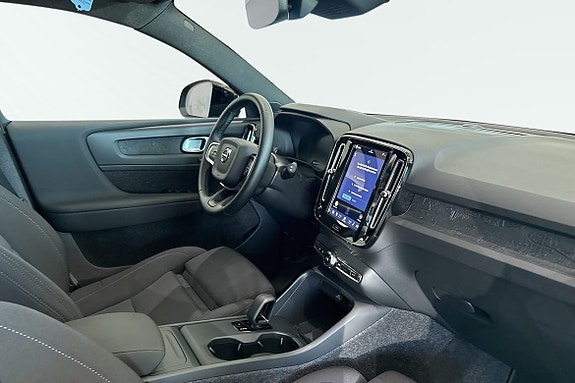 Volvo EX40 10 of 29