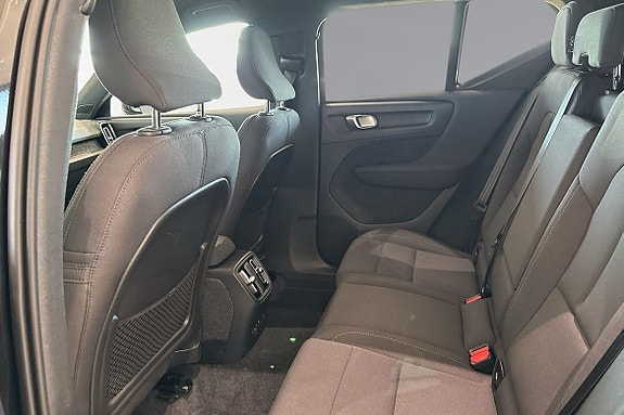 Volvo EX40 8 of 29