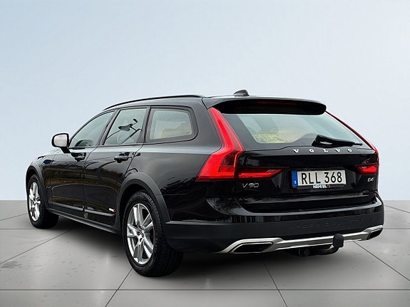 Volvo V90 Cross Country 5 of 22