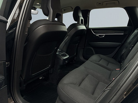 Volvo V90 Cross Country 13 of 22
